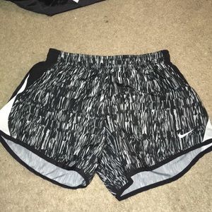 kids medium nike running shorts